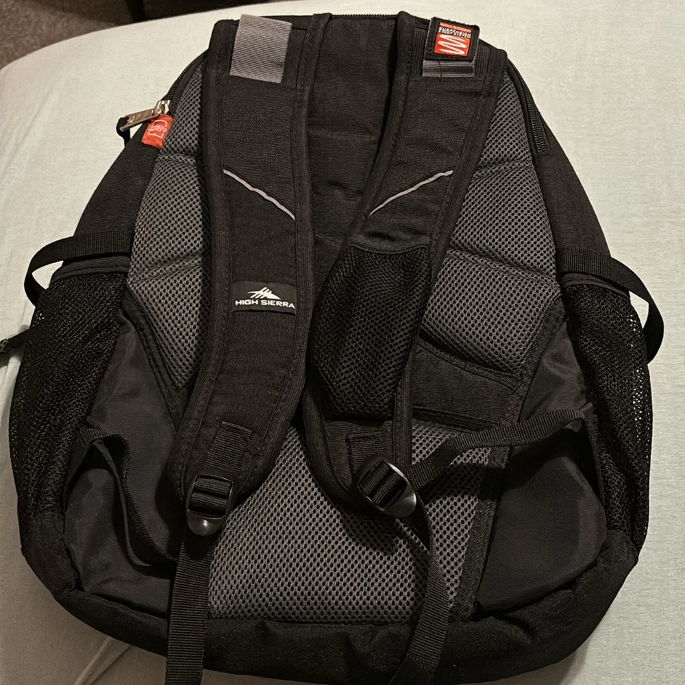 High Sierra backpack 🎒 - Picture 5 of 5